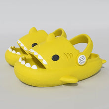 Lade das Bild in den Galerie-Viewer, Wolken Slipper mit Hai Motiv Kinder | Cozy Slippers | Cloud Sandals | Cozy Slides - [product_type - selley.de
