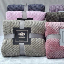 Lade das Bild in den Galerie-Viewer, Kuscheldecke aus Microfaser für dein Schlafzimmer - selley.de