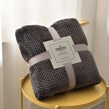 Lade das Bild in den Galerie-Viewer, Kuscheldecke aus Microfaser für dein Schlafzimmer - selley.de