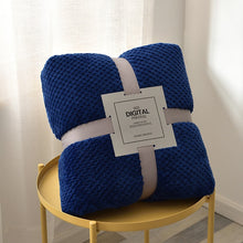 Lade das Bild in den Galerie-Viewer, Kuscheldecke aus Microfaser für dein Schlafzimmer - selley.de