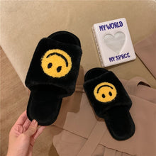 Lade das Bild in den Galerie-Viewer, Smiley Slipper | Flauschige Trend Slides mit Smiley Faces - [product_type - selley.de
