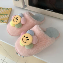Lade das Bild in den Galerie-Viewer, Smiley Slipper | Flauschige Trend Slides mit Smiley Faces - [product_type - selley.de
