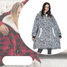 Lade das Bild in den Galerie-Viewer, Oversized Hoodie Decke | die Kuscheldecke mit Ärmeln - selley.de
